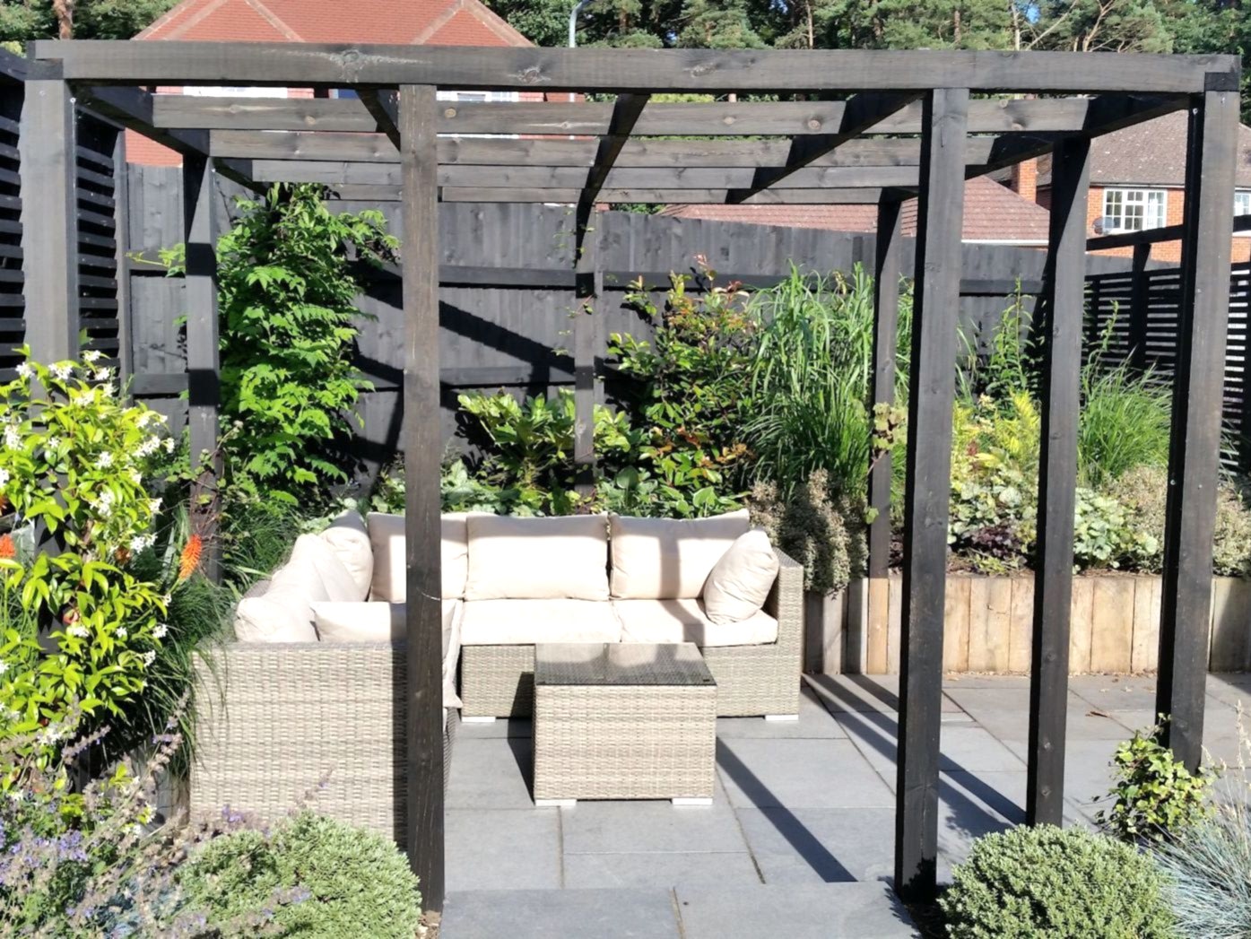 Sloping garden design in Crowthorne Berkshire