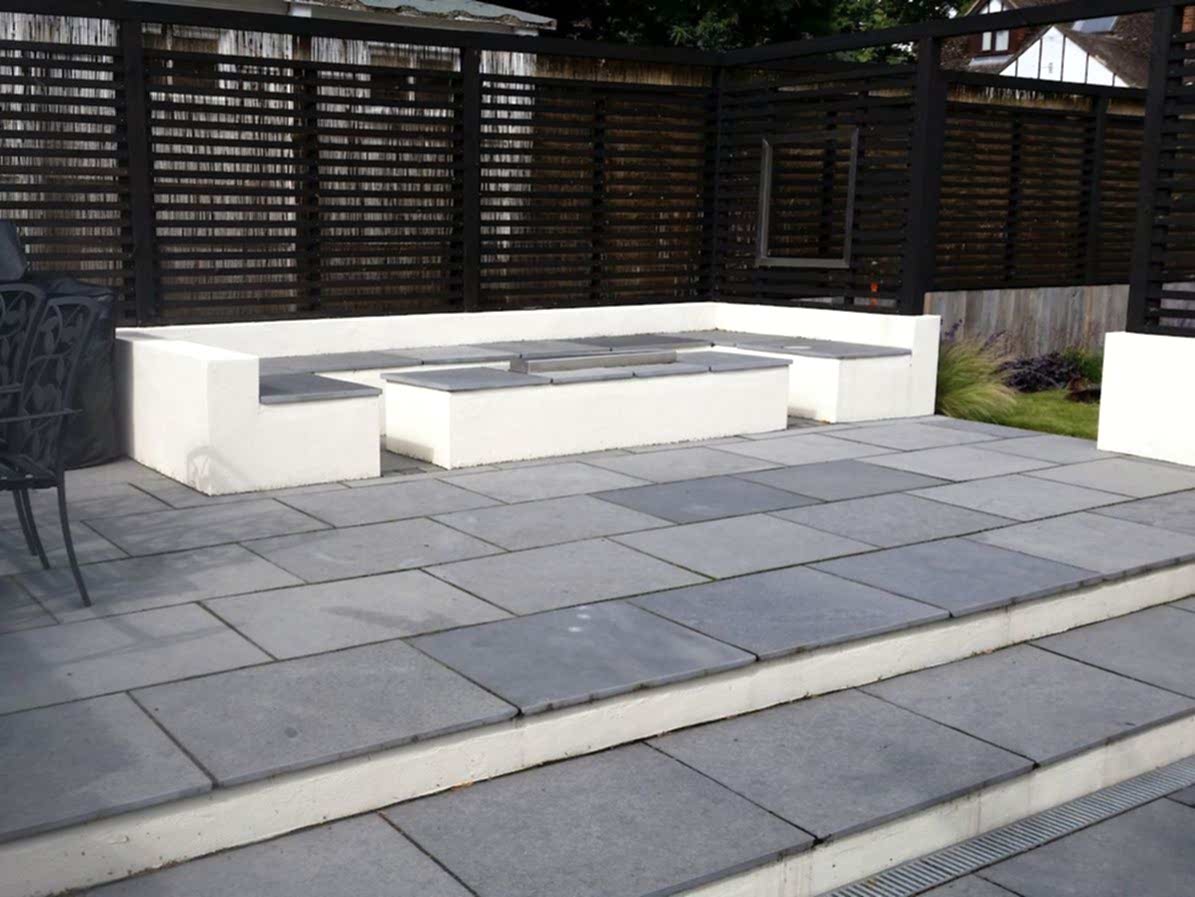 Sloping garden design in Crowthorne Berkshire