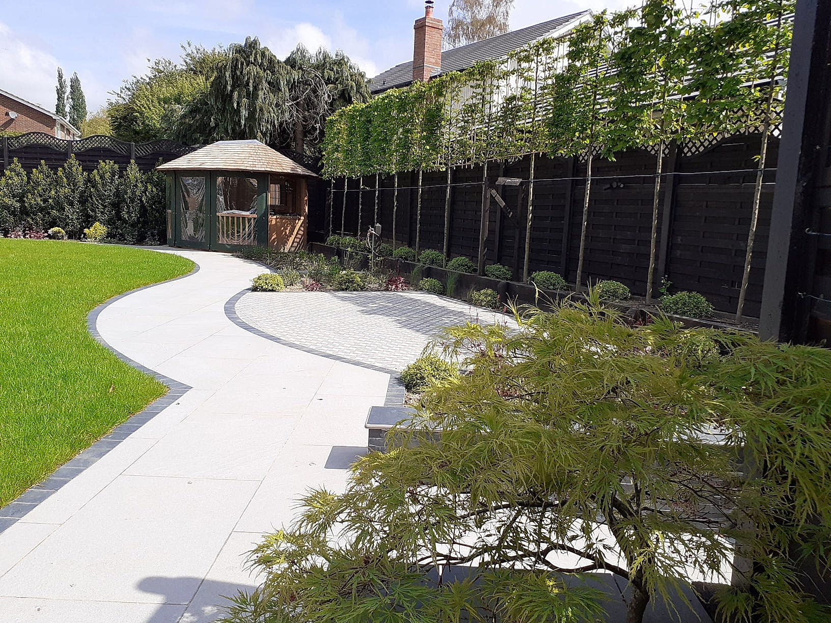 Sloping garden design in Crowthorne Berkshire